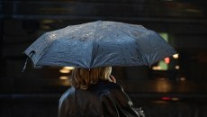 «Μπλακ άουτ» λόγω κακοκαιρίας στην Ερμού – Πολλά καταστήματα χωρίς ρεύμα