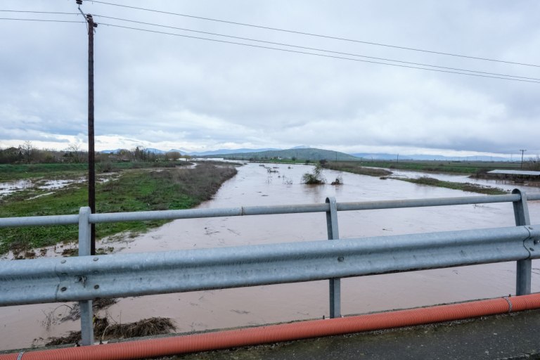 Παραμένουν τα προβλήματα στον σιδηρόδρομο από την κακοκαιρία - Με λεωφορεία το Λειανοκλάδι - Λάρισα - Λειανοκλάδι