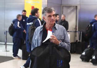 Έφτασε στην Αστάνα ο Ολυμπιακός – Υπό το μηδέν η θερμοκρασία (vids)