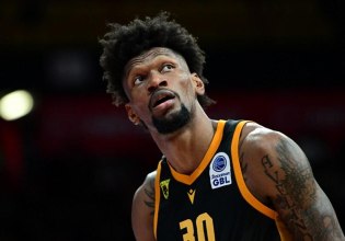 Τρεις ομάδες παρακολουθούν την περίπτωση του Σίλβα της ΑΕΚ