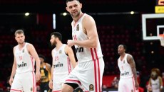 Ολυμπιακός – ΑΕΚ 100-93: Ζορίστηκαν οι «ερυθρόλευκοι», αλλά νίκησαν και… βλέπουν Μπαρτσελόνα