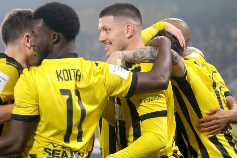 Για το «διπλό» και το βήμα οκτάδας στην Τουρκία η ΑΕΚ