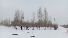 «Έπιασαν» δουλειά οι εκσκαφείς έξω από την «Astana Arena» – Στους -19 η θερμοκρασία πριν το Καϊράτ – Ολυμπιακός (vid)