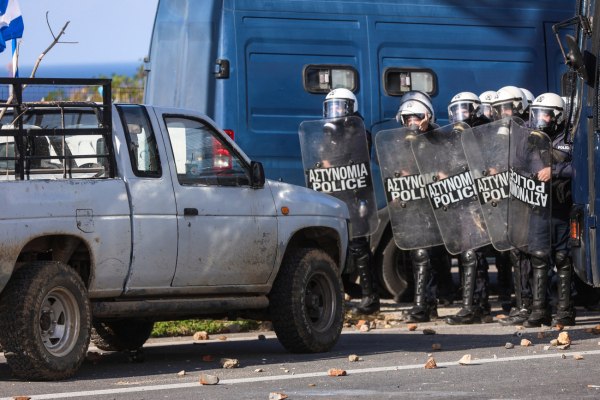 Παραπέμπονται για «εγκληματική οργάνωση» αγρότες στην Κρήτη – Λάδι στη φωτιά από την κυβέρνηση