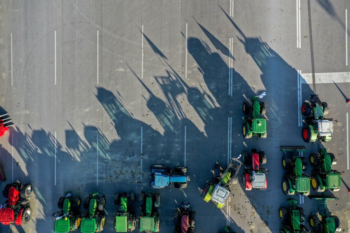 Ανοίγουν τα Μάλγαρα: Οι αγρότες δίνουν στην κυκλοφορία την Εθνική για τις γιορτές