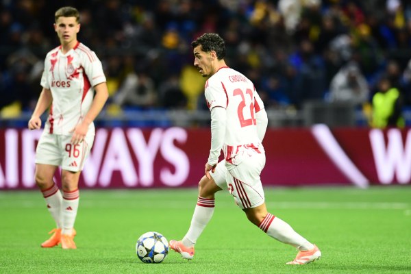 Νέα σωτήρια επέμβαση του τερματοφύλακα της Καϊράτ σε σουτ του Τσικίνιο (vid)