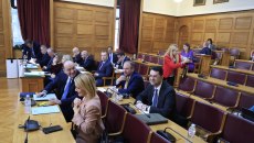 Χάνει την μπάλα η εξεταστική για ΟΠΕΚΕΠΕ: Στον εισαγγελέα αλλά χωρίς σύλληψη η κατάθεση «Φραπέ» – «Δεν έχουμε αρμοδιότητα», λέει η πλειοψηφία