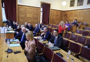 Χάνει τη μπάλα η εξεταστική για ΟΠΕΚΕΠΕ: Στον εισαγγελέα αλλά χωρίς σύλληψη η κατάθεση «Φραπέ» – «Δεν έχουμε αρμοδιότητα», λέει η πλειοψηφία