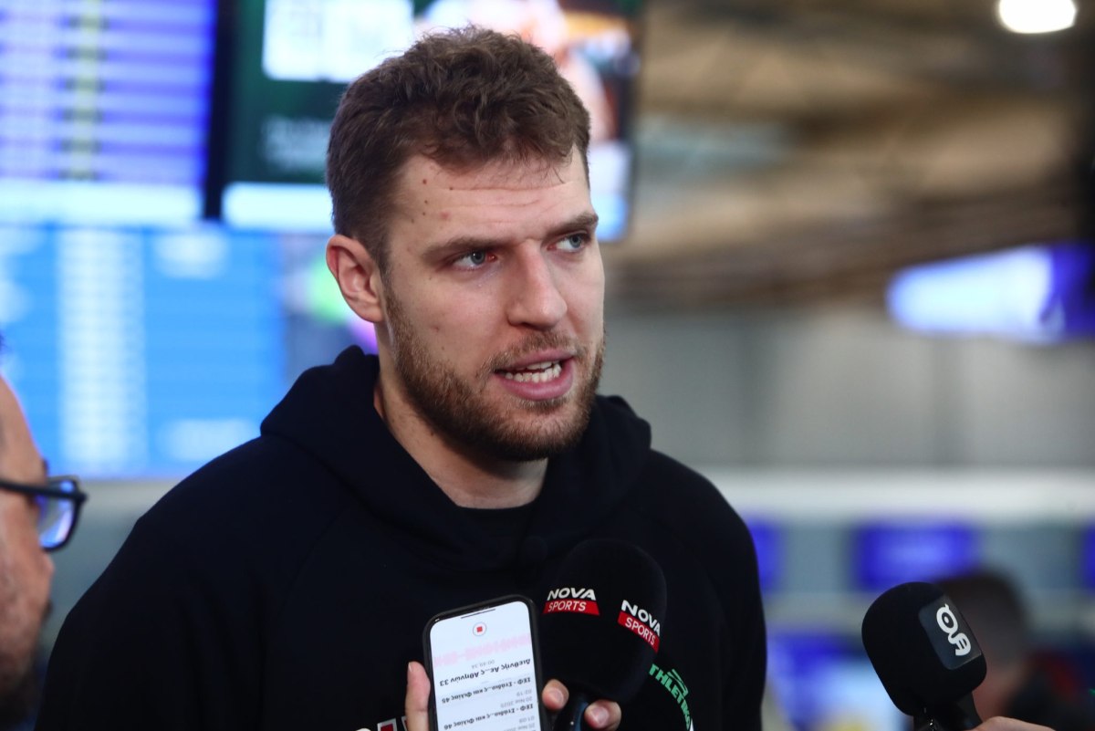 Βεζένκοφ: «Επιλογή του προπονητή ο Μόρις»