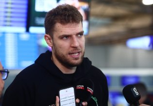 Βεζένκοφ: «Επιλογή του προπονητή ο Μόρις»