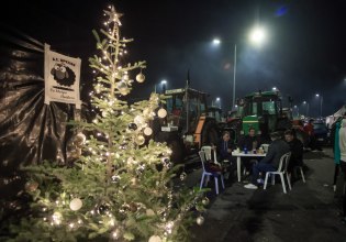 Έτοιμοι για γιορτές στα μπλόκα οι αγρότες, εντείνουν την πίεση στο Μαξίμου – Με τα τρακτέρ στα δικαστήρια Λάρισας σήμερα
