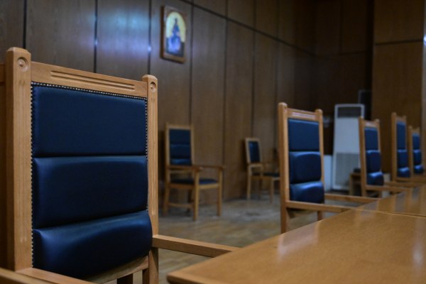 Δίκη για τις υποκλοπές: «Το πλέγμα Δημητριάδη, Μπίτζιου, Λαβράνου», η γιορτή του Γρηγόρη και ο Πιερρακάκης – Τι κατέθεσε ο Λεοντόπουλος