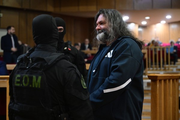 Δίκη Χρυσής Αυγής: Δευτέρα το πρωί συνεχίζεται η αγόρευση για την ενοχή των 42 κατηγορουμένων