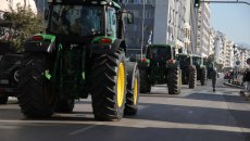 Αναχωρούν για τα μπλόκα οι αγρότες που απέκλεισαν το λιμάνι της Θεσσαλονίκης – «Δεν κάνουμε πίσω»