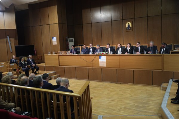 Αιχμές και κατηγορίες της Ένωσης Δικαστών κατά δικηγόρων – Κίνδυνος χειραγώγησης ενόψει της δίκης των Τεμπών