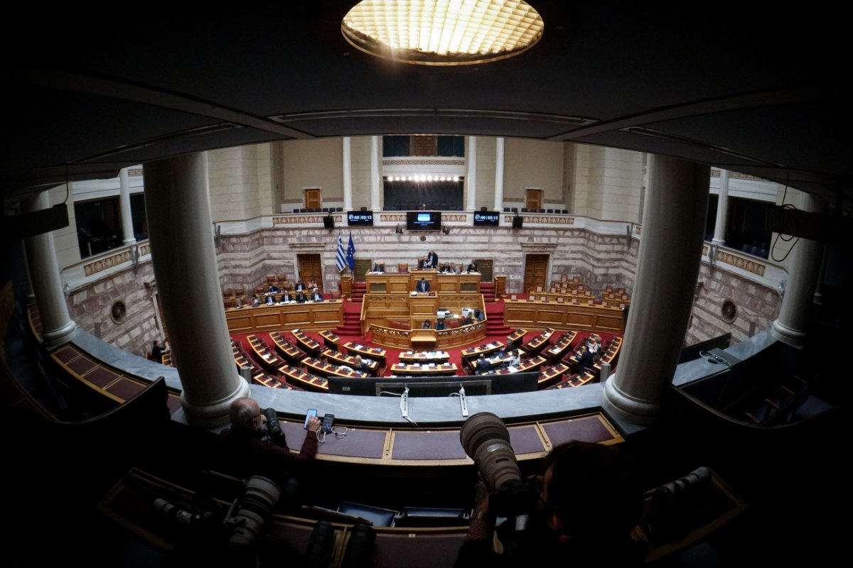 Για… άλλη χώρα μιλούν τα κυβερνητικά στελέχη στη συζήτηση για τον προϋπολογισμό, επιθέσεις στους αγρότες