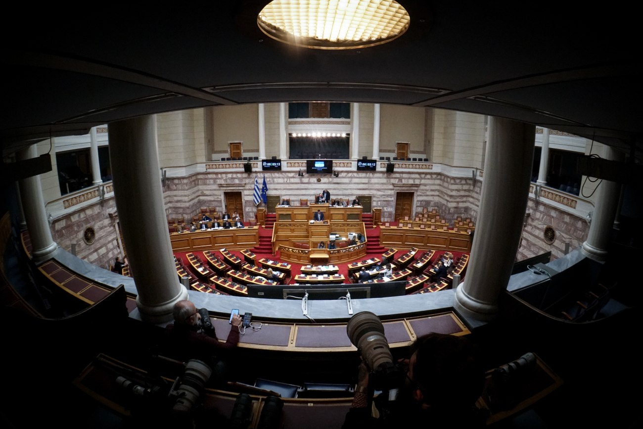 Για… άλλη χώρα μιλούν τα κυβερνητικά στελέχη στη συζήτηση για τον προϋπολογισμό, επιθέσεις στους αγρότες