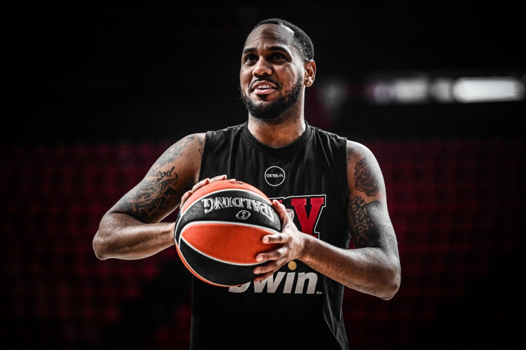 Ντεμπούτο για τον Μόρις στον Ολυμπιακό: Η 12άδα με τον Κολοσσό