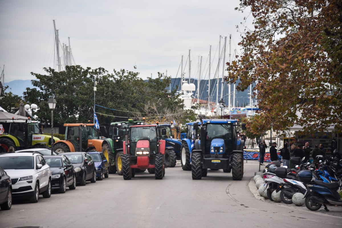 Αγρότες: Την Πέμπτη η συλλογική απόφαση για το αν θα πάνε σε διάλογο με τα τρακτέρ στους δρόμους
