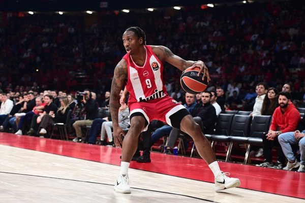 Ο Ολυμπιακός ανακοίνωσε τη λύση της συνεργασίας με τον Σέιμπεν Λι – Οδεύει προς Εφές