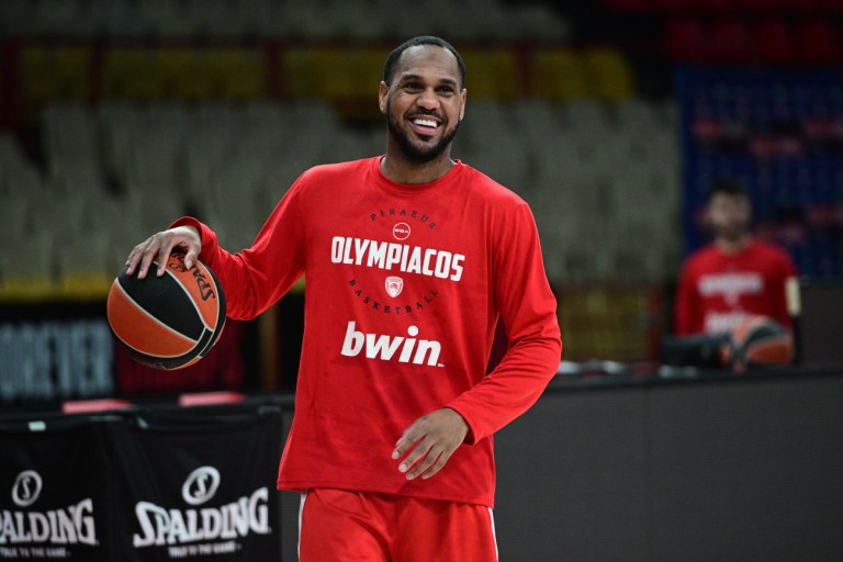 Πότε θα κάνει ντεμπούτο με τη φανέλα του Ολυμπιακού ο Μόντε Μόρις