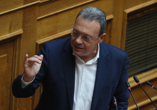 Φάμελλος: Η κυβέρνηση καταβάλει κάθε προσπάθεια να παραμείνουν οι δρόμοι κλειστοί – Κύριε Μητσοτάκη σοβαρευτείτε