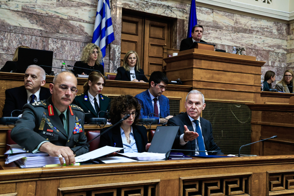 Τον Δένδια στοχοποίησε ο Καιρίδης – Τα «καρφιά» για την απουσία του από την Επιτροπή Άμυνας και η «πληρωμένη» απάντηση Δαβάκη