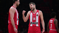 Βεζένκοφ: «Χαρούμενοι για τη νίκη, αλλά πρέπει να βελτιωθούμε»