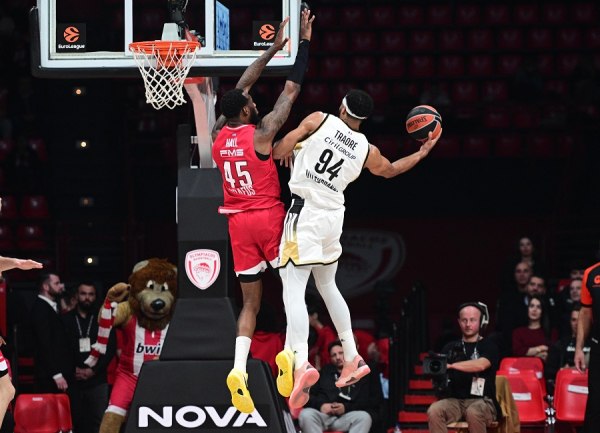 Χόλ: «Αυτον τον παίκτη πρέπει να σταματήσει ο Ολυμπιακός κόντρα στη Βίρτους»