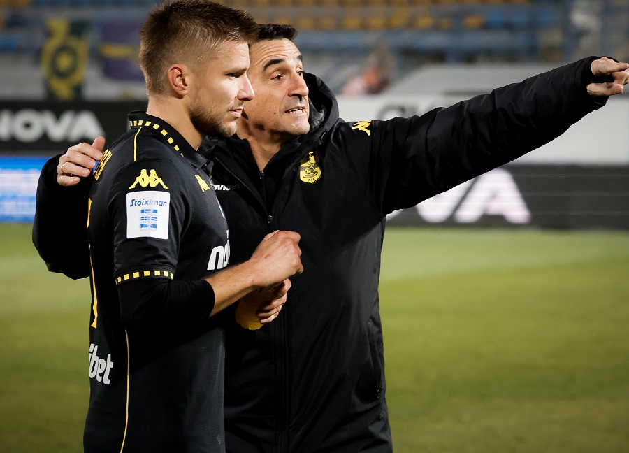 Χιμένεθ: «Απίστευτη νίκη με τις απουσίες που είχαμε – Παίξαμε σαν οικογένεια»