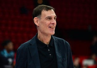 Μπαρτζώκας: «Αν δεν έχεις κίνητρο σε πετά το μπάσκετ έξω – Θα βοηθήσει ο Μόρις, ίσως νωρίτερα Γουόρντ και Φαλ»