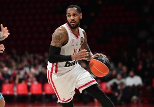 Τι έκανε ο Μόντε Μόρις στην πρώτη του εμφάνιση με τον Ολυμπιακό (vids)