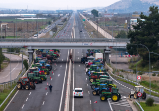Νέα Αριστερά: Οι αγρότες ανοίγουν τους δρόμους, Μητσοτάκης και Χρυσοχοΐδης κάνουν καψόνι στους πολίτες