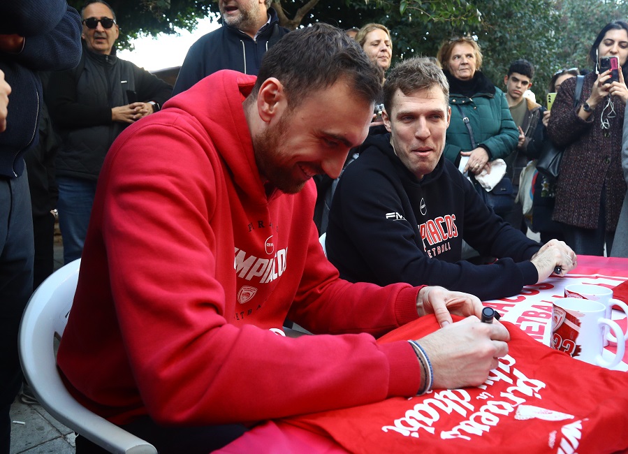 Μιλουτίνοφ: «Να περνάω τα Χριστούγεννα με την οικογένειά μου»