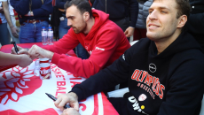 Βεζένκοφ: «Τα Χριστούγεννα είναι πολύ ωραία, αλλά πρέπει να δείχνεις την ανθρωπιά σου κάθε μέρα»