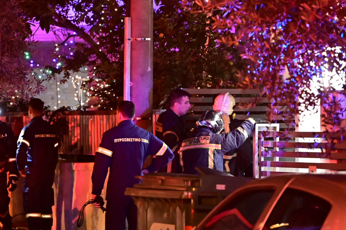 Καλλιθέα: Βίντεο ντοκουμέντο από τη φωτιά στο διαμέρισμα με τους δύο νεκρούς – Ακούστηκε έκρηξη και ξέσπασαν φλόγες