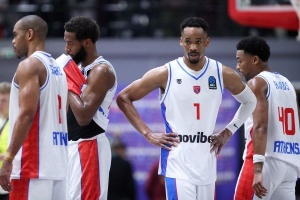 Πανιώνιος: Δύο οπαδοί κρατούνται σε νοσοκομείο στην Κωνσταντινούπολη, τους αφαιρέθηκαν κινητά και διαβατήρια