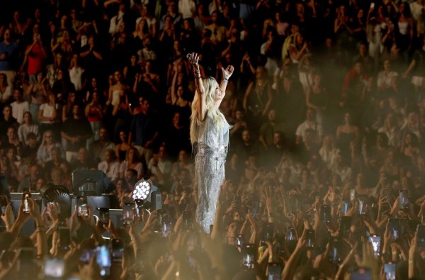 Άννα Βίσση: Η τελευταία μεγάλη της συναυλία στο Καλλιμάρμαρο έρχεται αποκλειστικά στο MEGA