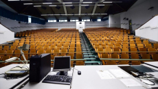 Τέλος χρόνου για 280.000 «αιώνιους» φοιτητές