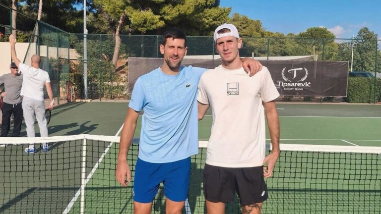 Ο Αριστοτέλης Θάνος προπονήθηκε με τον Νόβακ Τζόκοβιτς – «Εκπληκτική εβδομάδα» (pics+vid)