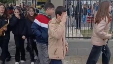 Αμύνταιο: Μαθητές αρνήθηκαν να πουν τα κάλαντα στον Άδωνι και στάθηκαν στο πλευρό των αγροτών