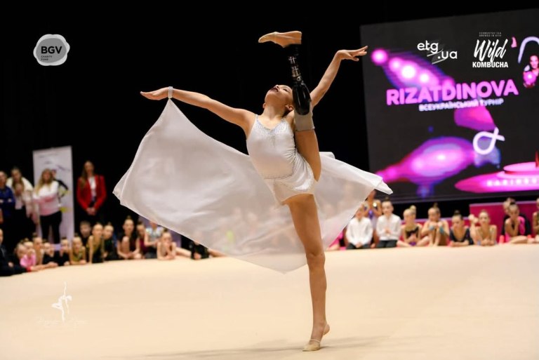 Ουκρανία: Συγκινεί 9χρονη που έχασε το πόδι της σε πυραυλική επίθεση – Κέρδισε μετάλλιο σε αγώνες ενόργανης