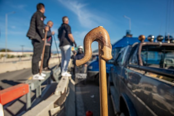 Αγρότες: Ο χάρτης των μπλόκων πανελλαδικά – «Δεν έχουμε τίποτα να χάσουμε, γιατί τα έχουμε ήδη χάσει όλα» –