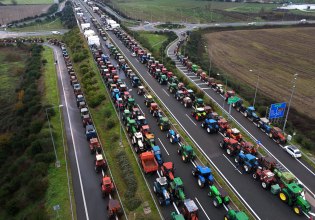 Μητσοτάκης: Μαστίγιο και καρότο στους αγρότες – «Ακραίες μορφές διαμαρτυρίας» τα μπλόκα, χρήματα με το σταγονόμετρο