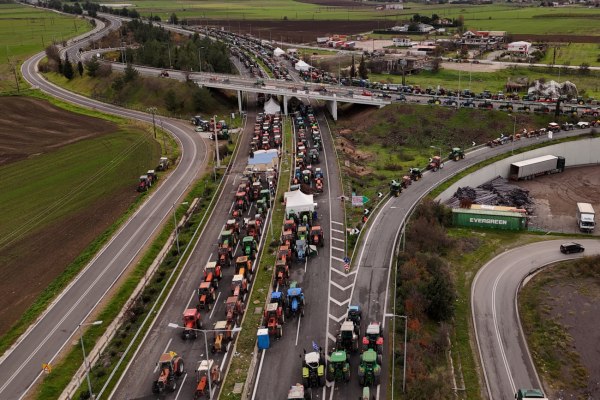Αγρότες: Οι αποφάσεις κλιμάκωσης του μπλόκου της Νίκαιας – Συνεχίζει την προσπάθεια διάσπασης το Μαξίμου