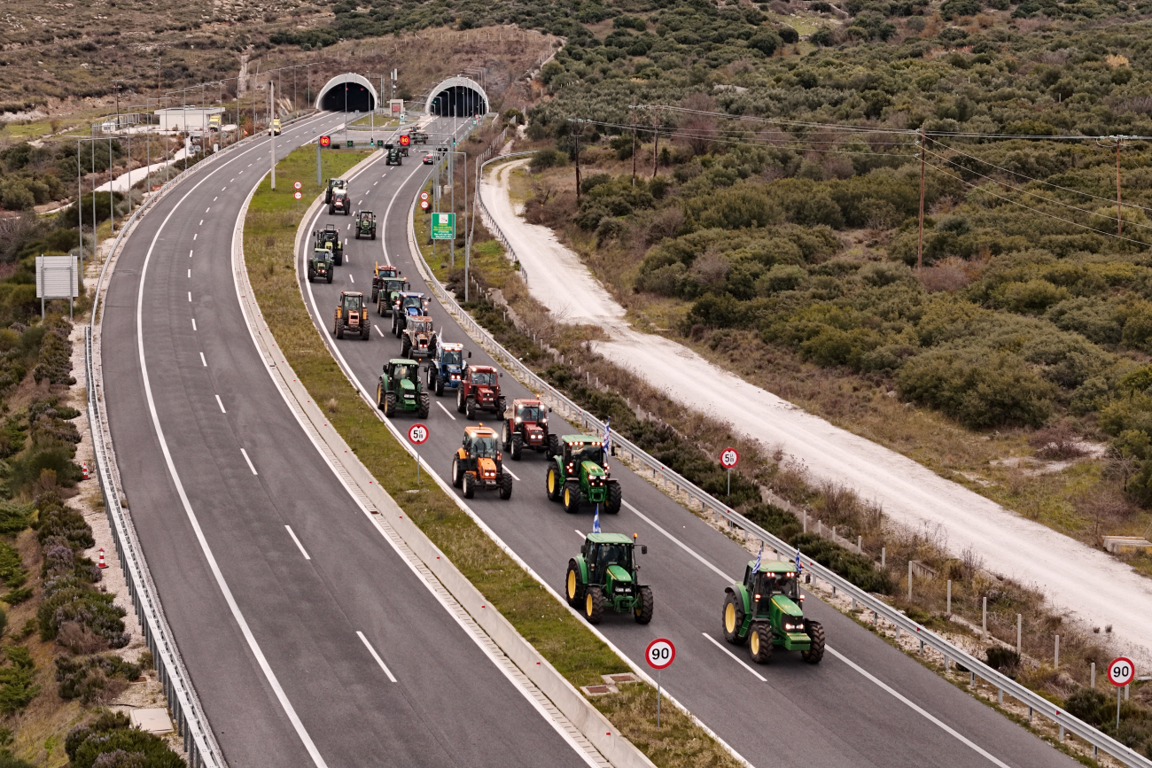 Αγρότες: Μετά από ένα μήνα ο Τσιάρας πετάει ξανά το μπαλάκι στα μπλόκα