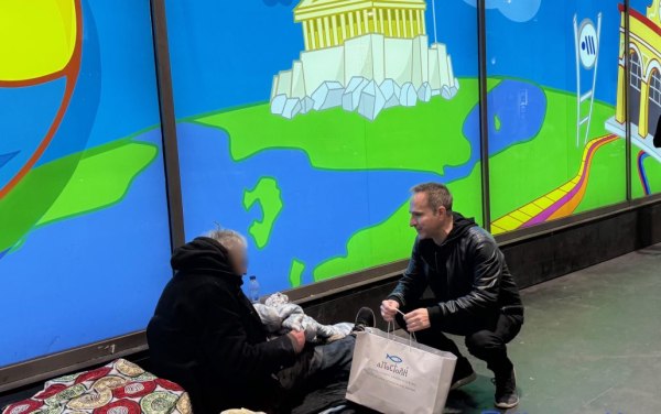 Δέματα αγάπης σε άστεγους από την «Αποστολή»