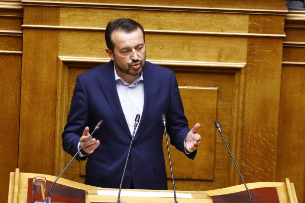 Έπιασε στασίδι ο Παππάς στην αναμονή εισιτηρίου για την πρώτη θέση