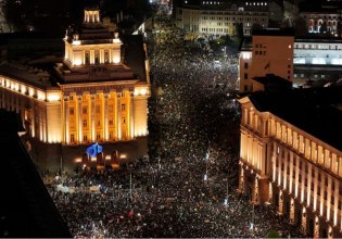 Διαδηλώσεις συγκλονίζουν τη Βουλγαρία – Ο πρόεδρος ζητά την παραίτηση της κυβέρνησης