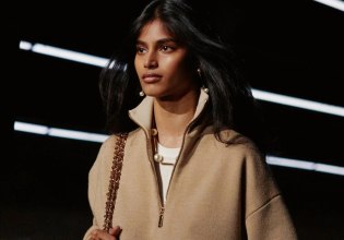 Όλοι μιλούν για την Bhavitha Mandava – Το μοντέλο από την Ινδία που άνοιξε την επίδειξη μόδας της Chanel